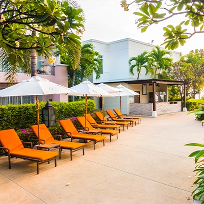 Hotels & Resorts